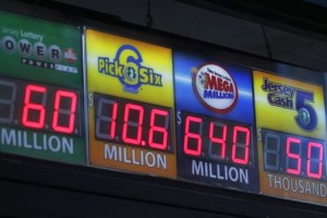 В США разыгран самый крупный в истории лотереи джекпот в размере $640 миллионов (ФОТО: Reuters)